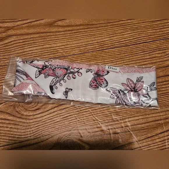 Christian Dior Twilly Scarf - NWT + Box & Gift Bag, VIP/GWP/Novelty Pink - Picture 2 of 6